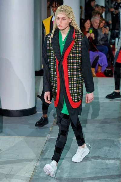 Look 25
